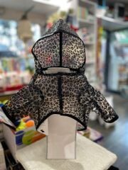 Lolika Leopar Şeffaf Köpek Yağmurluğu – Hafif, Modern ve Stil Sahibi (No:6)